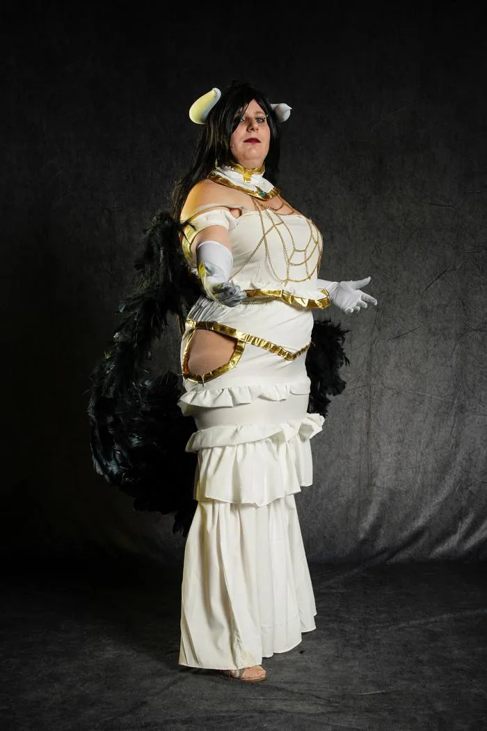 Xem đồ cosplay Albedo của tui nè!! : r/overlord