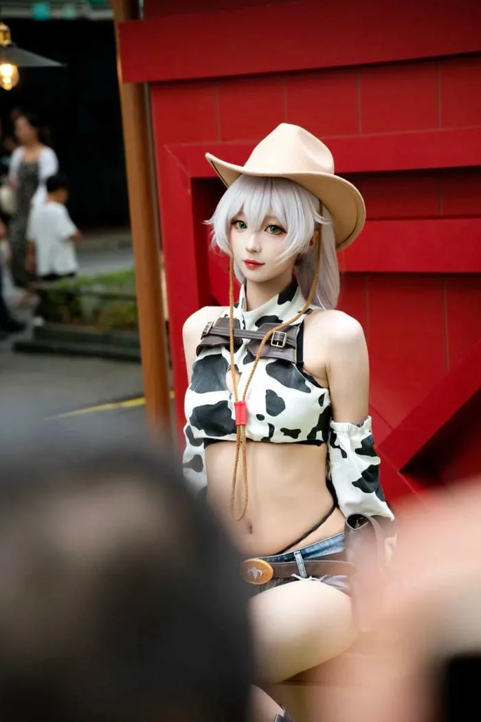 Khám phá 91+ cosplay bò sữa độc đáo, hài hước và bắt mắt