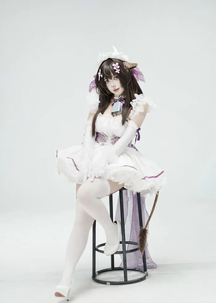 Tận hưởng 147+ ảnh cosplay bò sữa sexy với body nóng bỏng