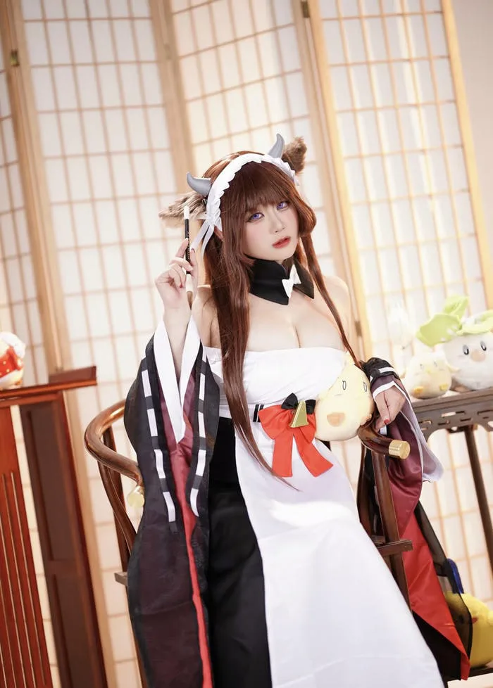 Tận hưởng 147+ ảnh cosplay bò sữa sexy với body nóng bỏng