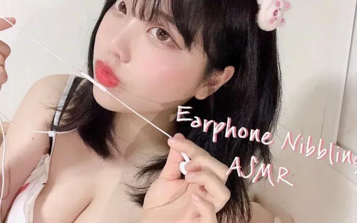 Hot YouTuber người Hàn bị 'ném đá' - Saostar.vn