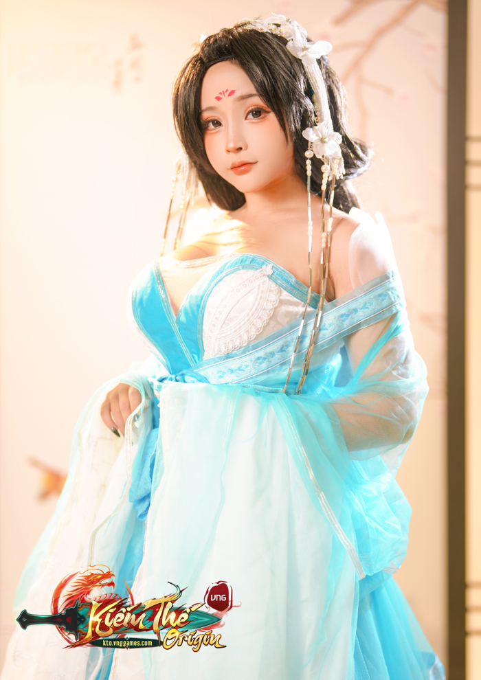 Cosplay bom tấn đình đám nhất 2023 của VNG khiến game thủ 'bỏng mắt' vì  vùng 'Q1' gợi cảm