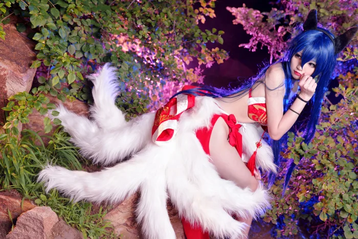 LMHT: Bỏng mắt với cosplay Ahri cực khêu gợi của Nagisa