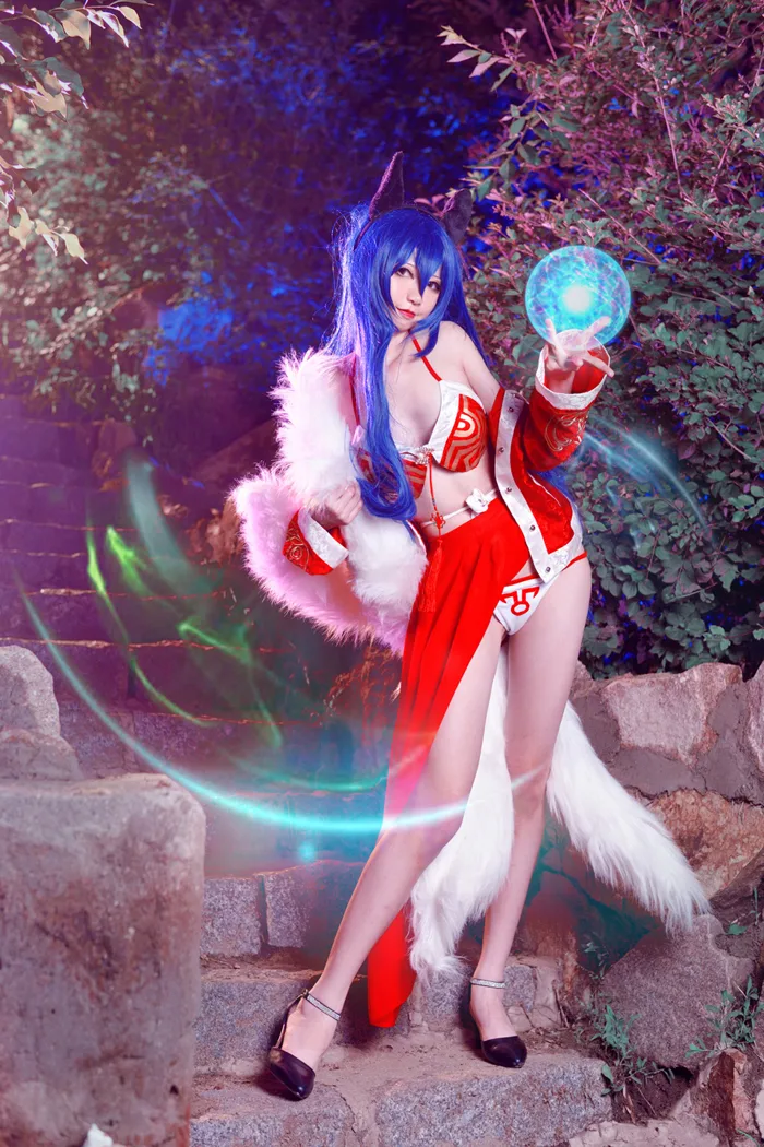 LMHT: Bỏng mắt với cosplay Ahri cực khêu gợi của Nagisa