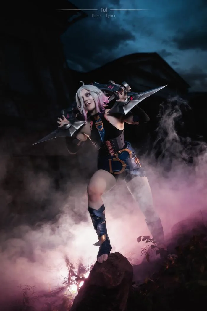 Cosplay Briar tự làm và một bài ca ngắn về những điều tốt đẹp mà Liên Minh  có thể mang lại cho bạn : r/leagueoflegends