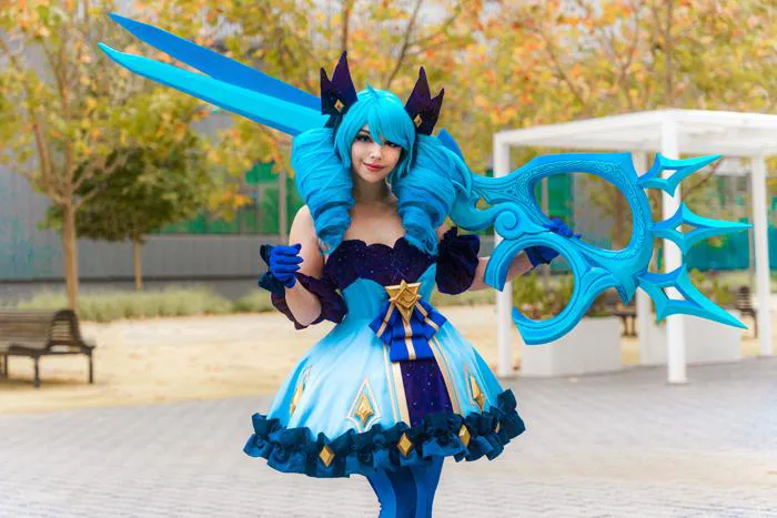 Mình diện cosplay Gwen cuối tuần này cho Chung kết Thế giới LMHT! : r/gaming