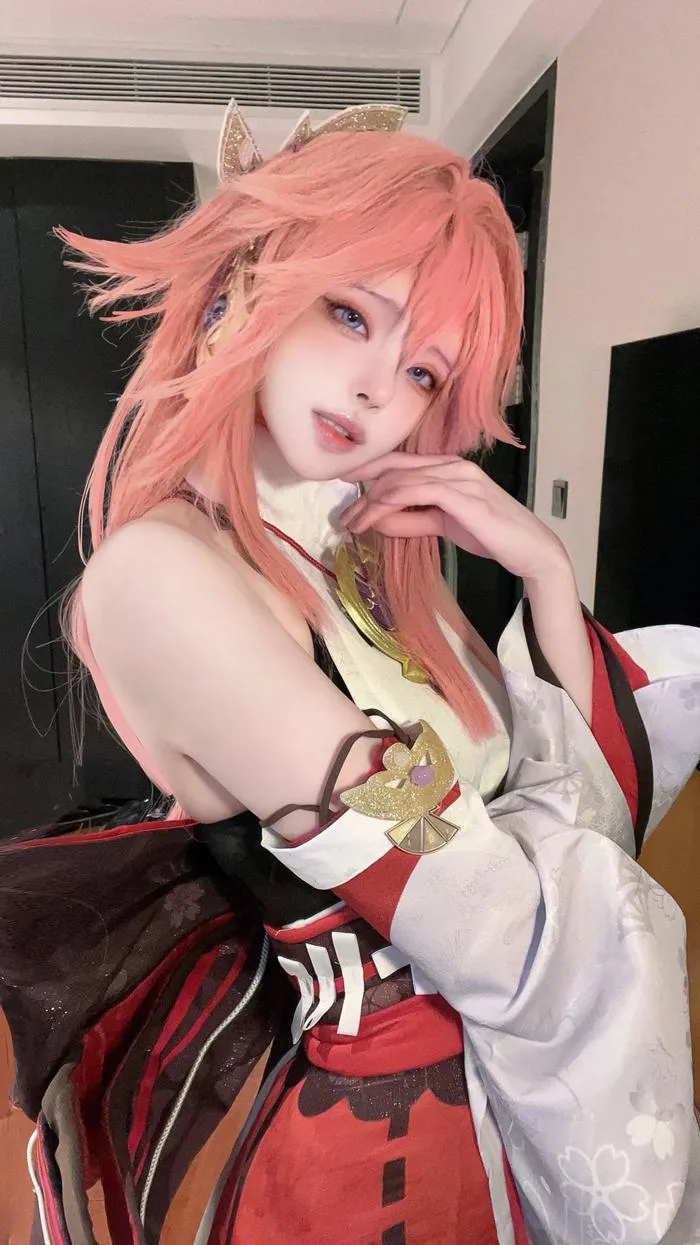 Cosplay Yae Miko (@littlekycap) : r/YaeMiko