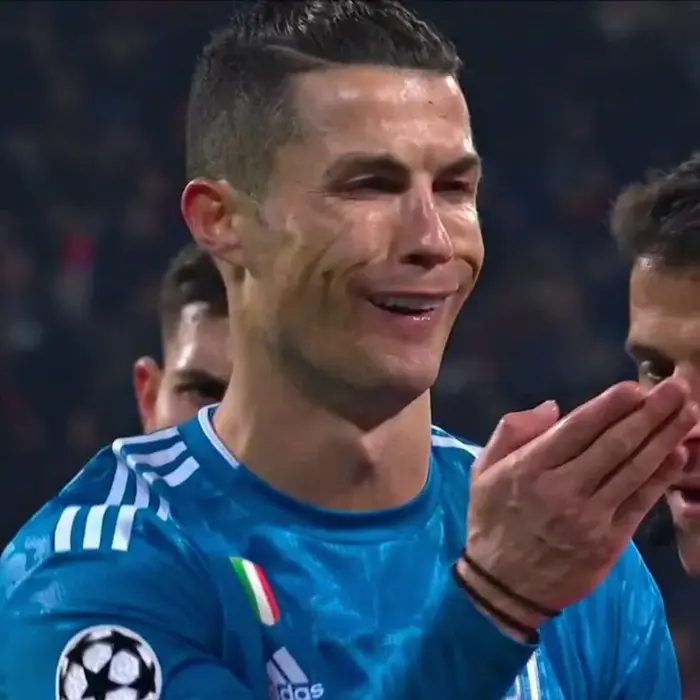 Story » Tổng hợp 200+ ảnh Meme Ronaldo hot giúp Gen Z thỏa sức sáng tạo  biểu cảm hài hước
