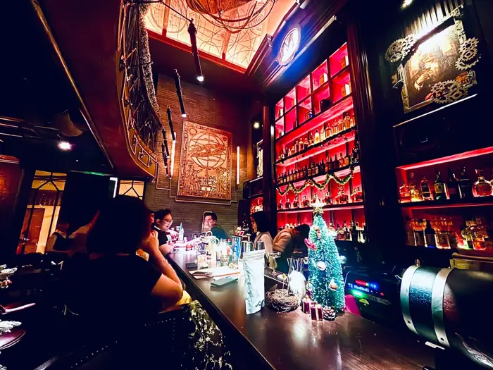 House of Merlin: Cocktail & Rum trong thế giới Steampunk độc đáo - Ẩm Thực  Hiện Đại