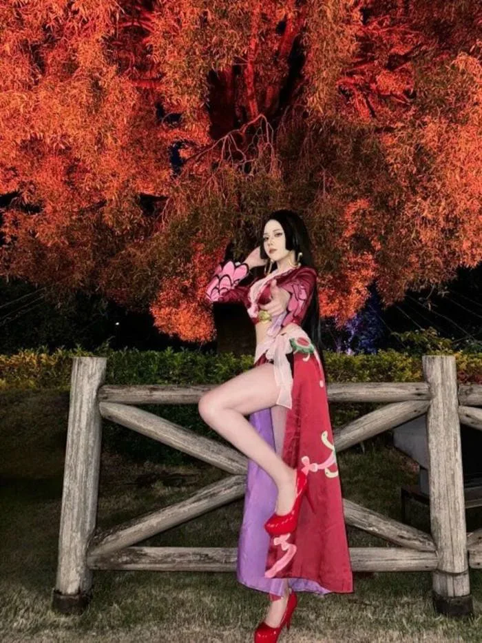 284+ ảnh Boa Hancock cosplay cực đẹp với thần thái đầy kiêu kỳ