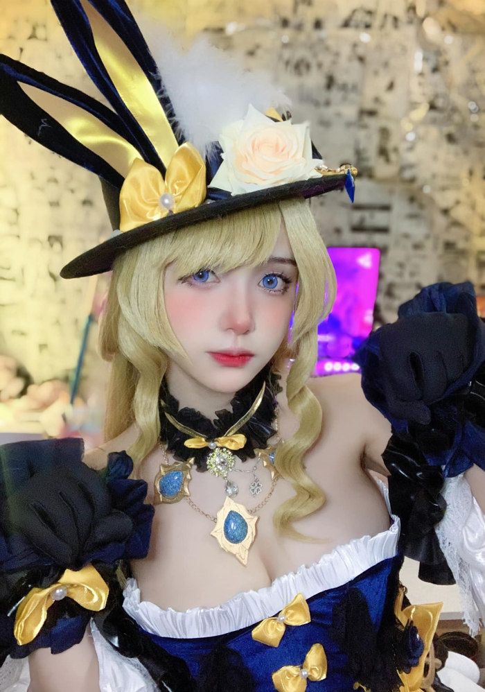 Tiếp tục xuất hiện với tạo hình “ero” cực bạo, nữ coser này lại khiến nhiều  anh em điêu đứng