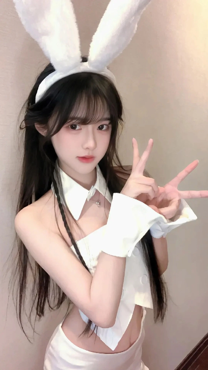 Nhức mắt với 183+ ảnh gái xinh cosplay thỏ sexy siêu cháy