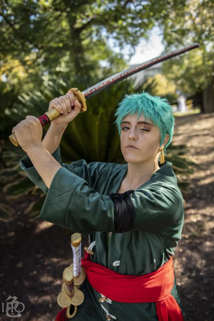 Cosplay Roronoa Zoro bởi mình (alon_cosplay) và ảnh của ed.stills (ig) :  r/OnePiece