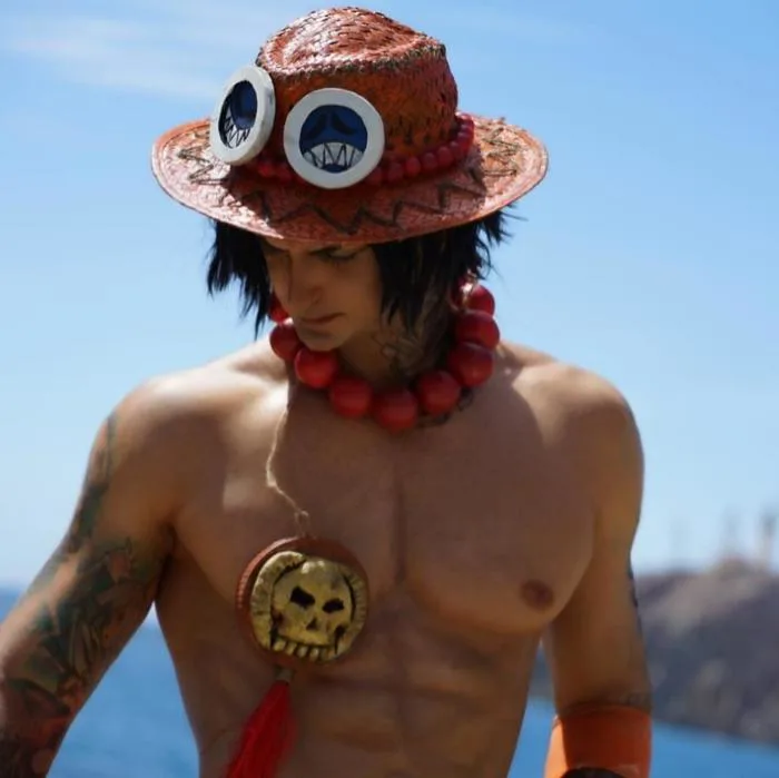 Cosplay Portgas D. Ace của Kumo tenka : r/OnePiece